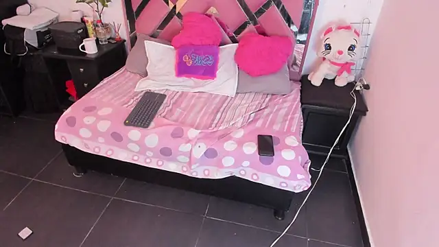 bellalumi élő XXX-chatje