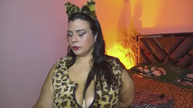 Martina_Foxy01 Adlı Modelin Canlı XXX Sohbeti