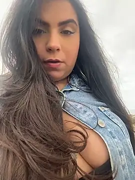 Chat +18 de HellenaTinoco ao vivo