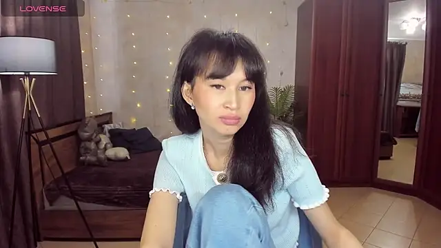 SheilaRare Adlı Modelin Canlı XXX Sohbeti