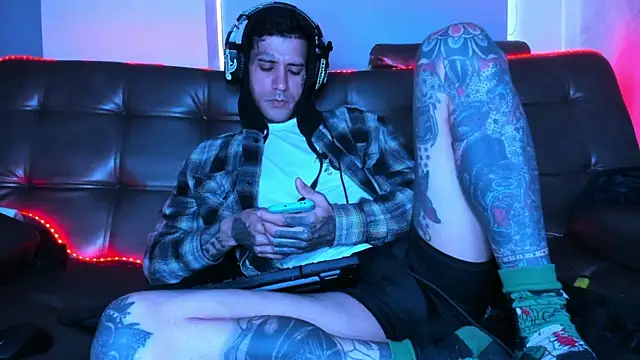 Czat XXX na żywo – jhonny__ackerman