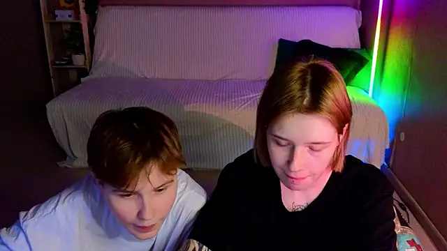 Онлайн чат XXX two_gerls_here