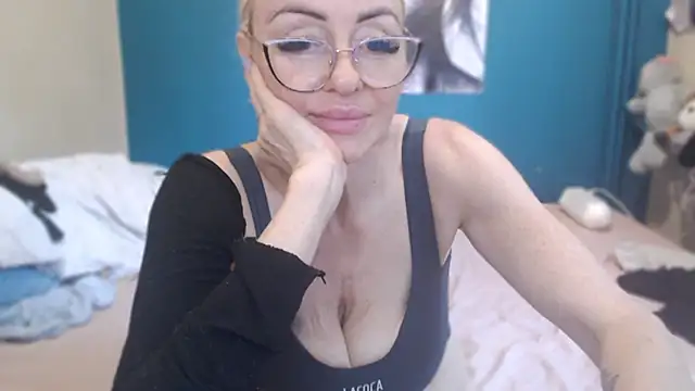 NADINNNE live XXX chat