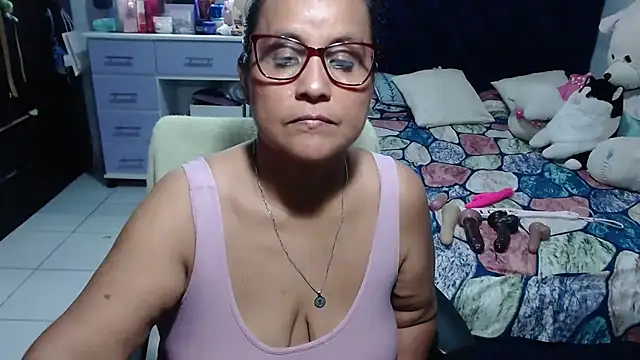 Онлайн чат XXX pervert_mommy_