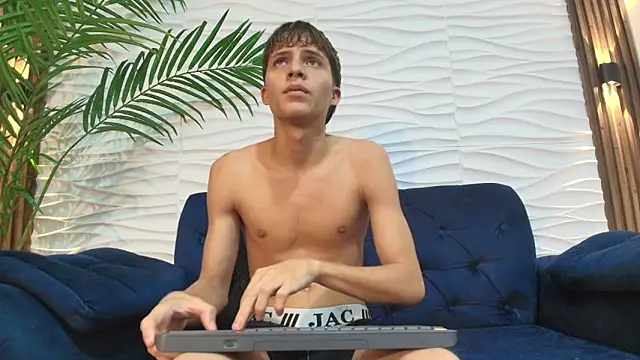 Pavo_tv's Live XXX Chat