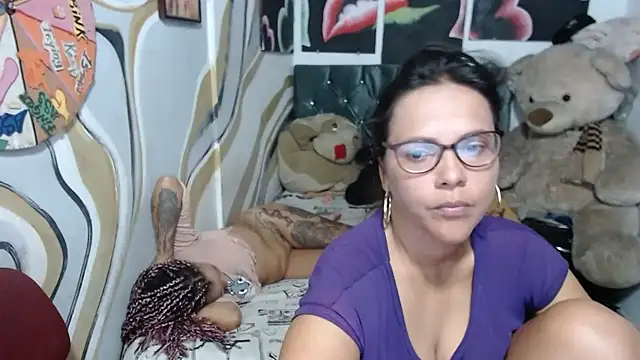 manzanahot9's Live XXX Chat