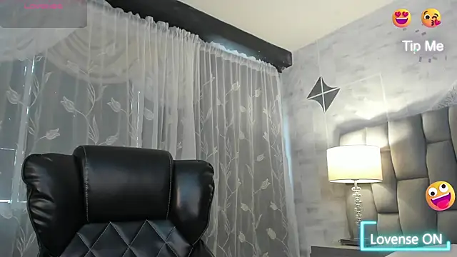 CarolineFyre – Naživo XXX chat