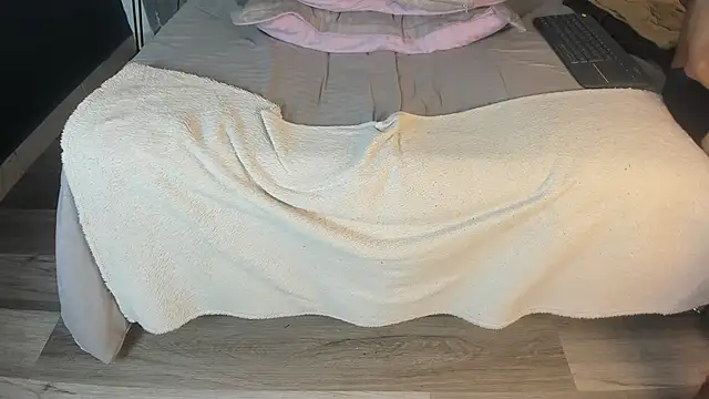 Charlie___Musk Show in webcam