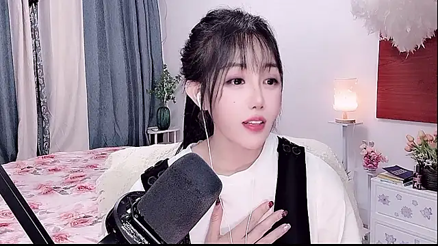 دردشة Laura_520 الجنسية المباشرة