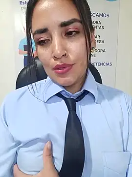Czat XXX na żywo – MAYE__13