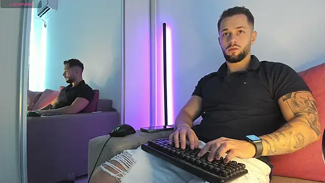 nicholasX1 Live XXX Chat