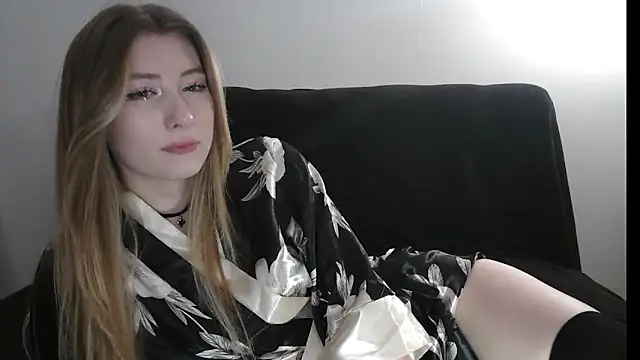 ErikaShyy: онлайн-секс-чат