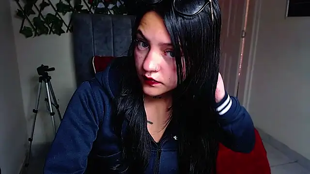 Chat +18 de Violettasquirt ao vivo