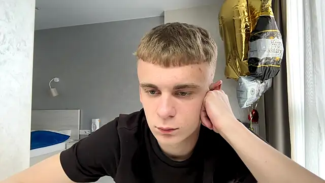 XXX chat uživo modela SoloFury