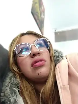 Lola_scott Chat XXX in diretta