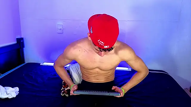 Czat XXX na żywo – Luke_Muscle