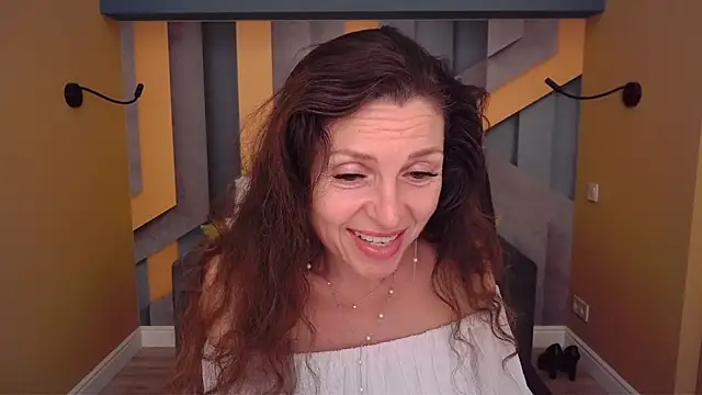 EllaLong's Live XXX Chat