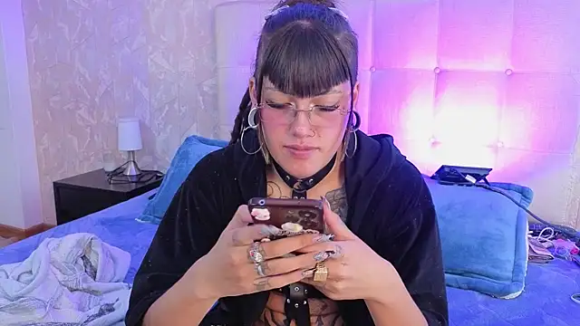 Chatroom XXX en direct de _sharlotte777