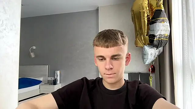 SoloFury Adlı Modelin Canlı XXX Sohbeti