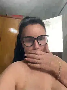 Chat +18 de Naira_Dan ao vivo
