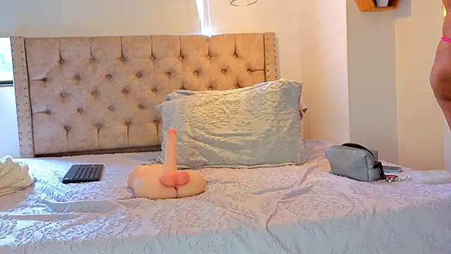Živý XXX chat ValkiryMonts