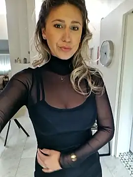 CelynaRoss live XXX chat