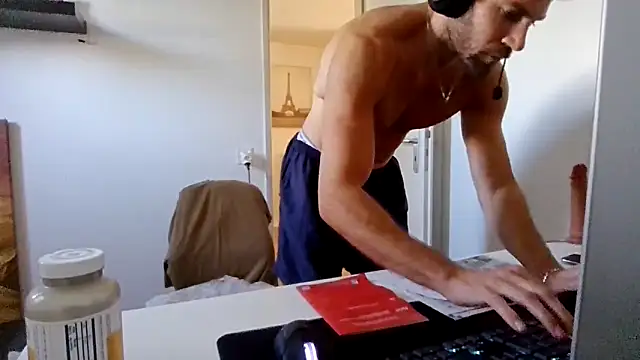 alpha-hunk's Live XXX Chat