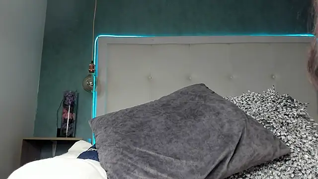 Онлайн чат XXX mia_gomez7