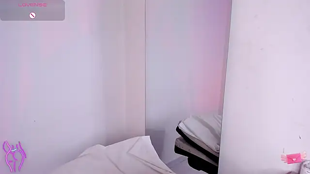 XXX chat uživo modela Viioleett_cum