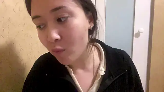 Chat +18 de YourMiIa ao vivo