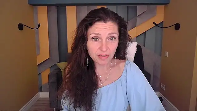 EllaLong Chat XXX in diretta