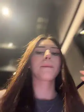 AnitaFly Adlı Modelin Canlı XXX Sohbeti