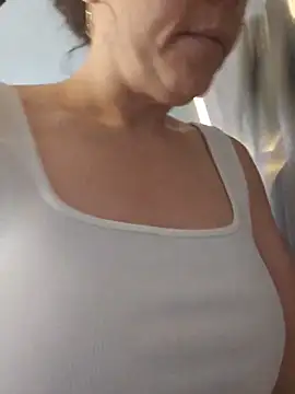 Ellie-Elizabeth Live XXX Chat