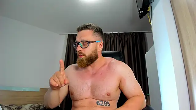 Findom_guy élő XXX-chatje