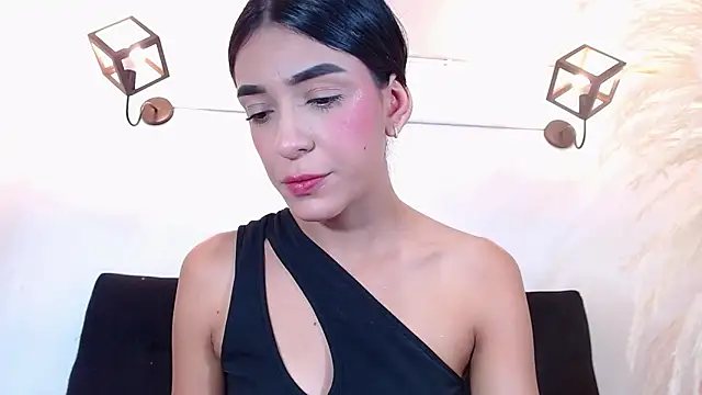 srta_luciana élő XXX-chatje