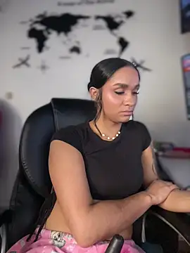 Isabella-Teen's Live XXX Chat