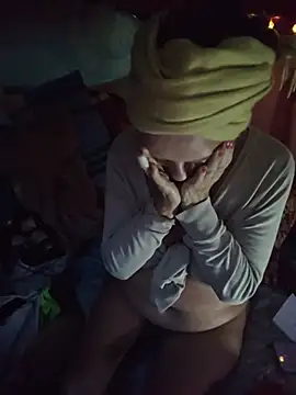 Hot-Muci XXX чат на живо