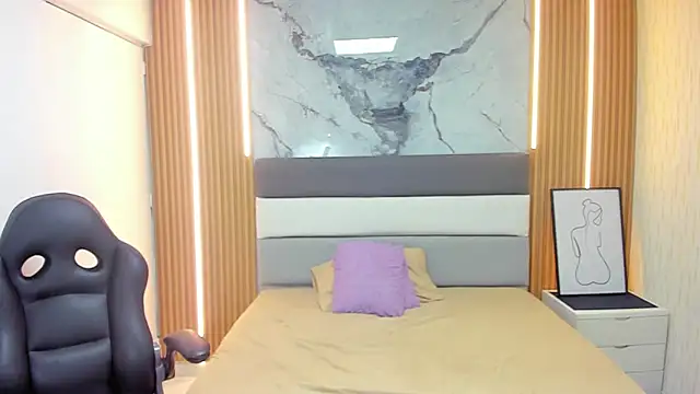 LEYNABRAUN Live XXX-Chat