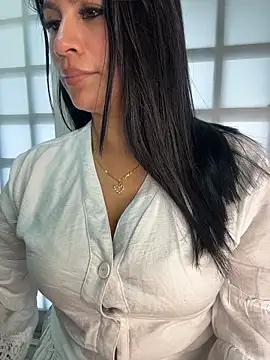 Chatroom XXX en direct de Sofia_Convers