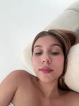 Nikii__n Live XXX chat