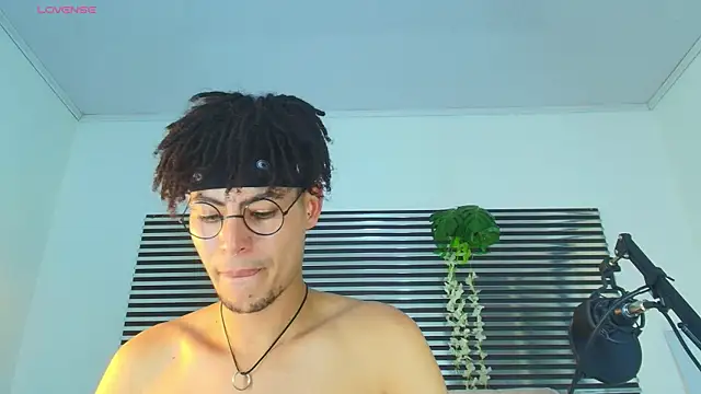 ThiiagoSaeenz's Live XXX Chat