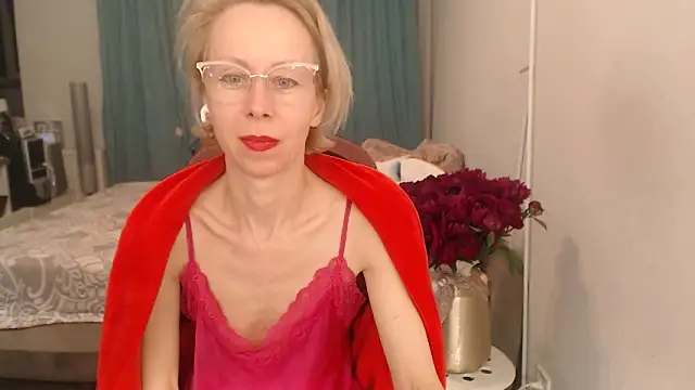 LuxuryNika's Live XXX Chat