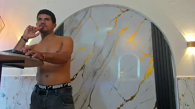 Latins_on_fire Adlı Modelin Canlı XXX Sohbeti