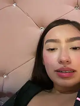 Онлайн чат XXX Miakittyyy