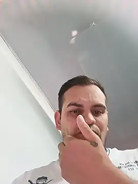 Edwin_Q Live XXX Chat
