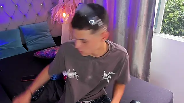XXX chat uživo modela your_d0ll1