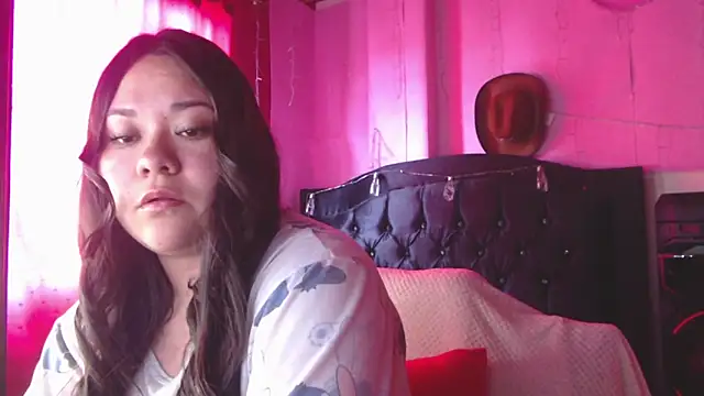 Chatroom XXX en direct de NikkiRous_