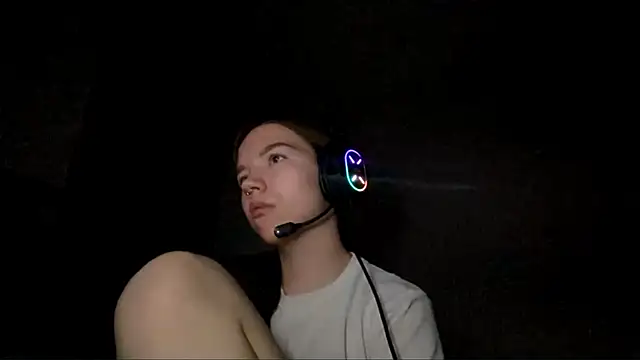 Chat +18 de FewerCadre ao vivo