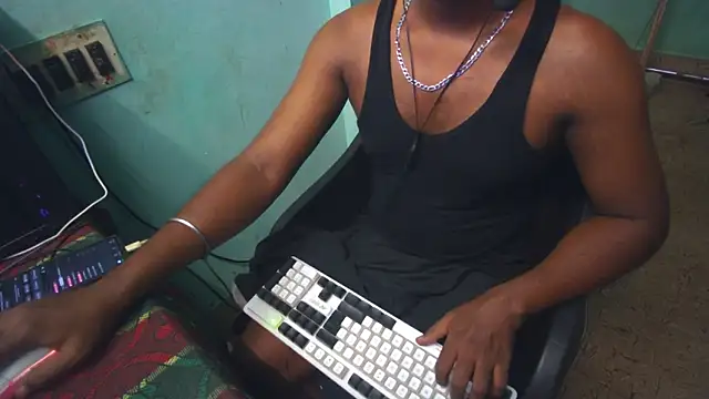 Chat +18 de Tamil_KDD ao vivo
