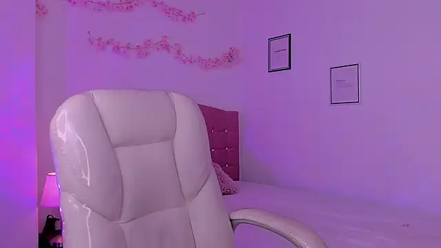 Chat +18 de Luci_Rose ao vivo